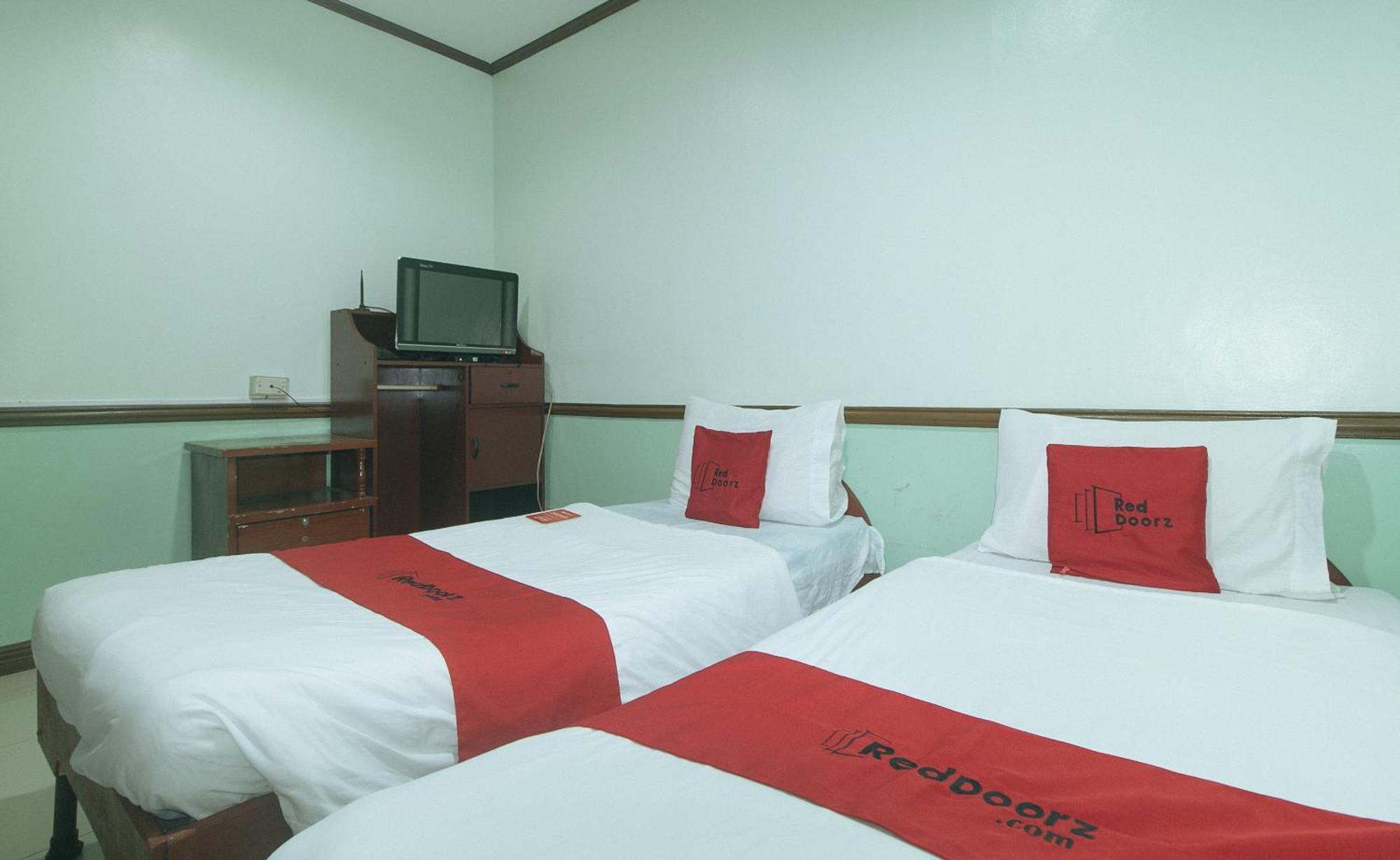 Reddoorz At Maanyag Pension House Mandaue Cebu Eksteriør billede