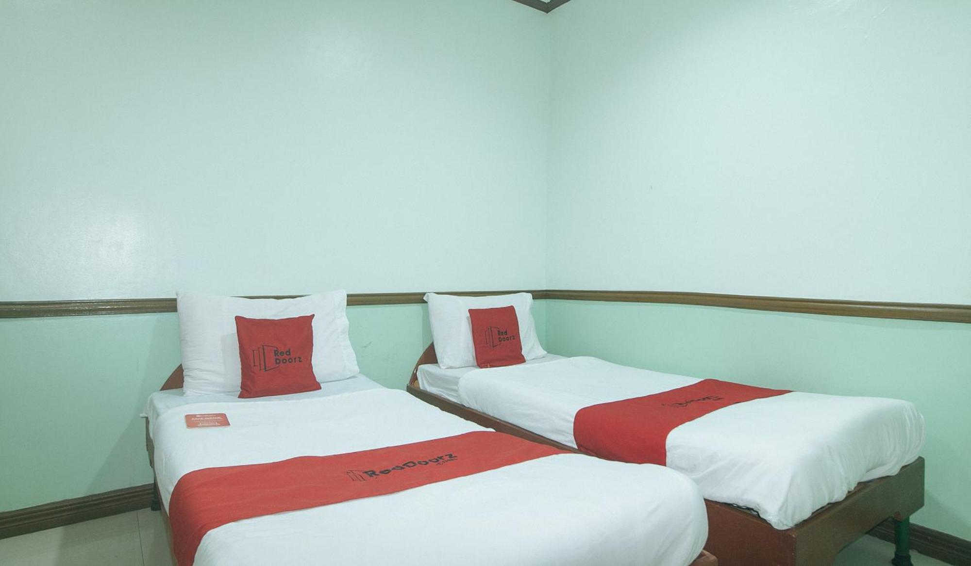 Reddoorz At Maanyag Pension House Mandaue Cebu Eksteriør billede