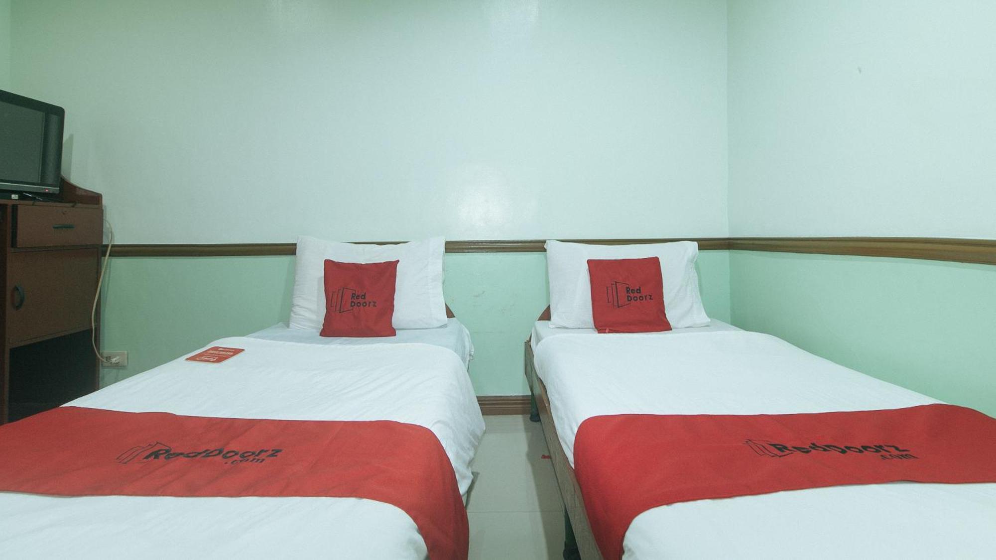 Reddoorz At Maanyag Pension House Mandaue Cebu Eksteriør billede